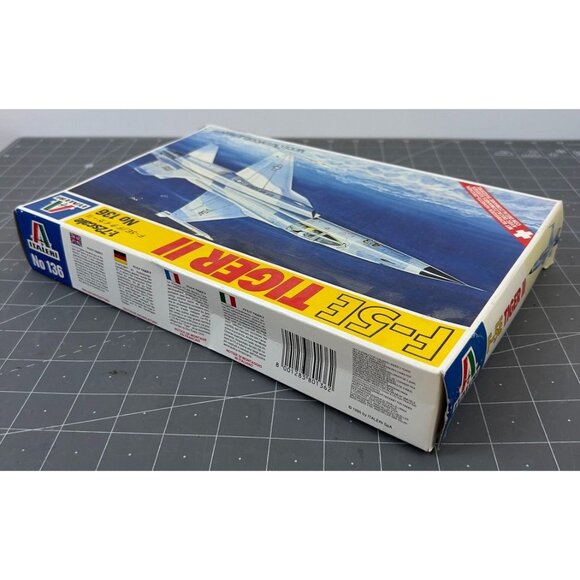 Italeri F-5E Tiger II Model Airplane Kit 1:72 Scale No. 136 New - Picture 3 of 6
